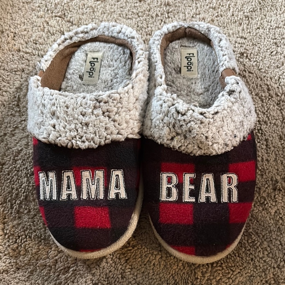 🔴 LAST CHANCE 🔴 Floopi • Plaid Ladies "MAMA BEAR" Clog Slipper - Picture 2 of 5